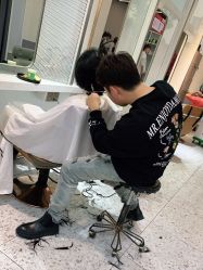 -PE SALON 