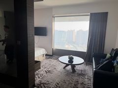 -上海虹桥西郊假日酒店