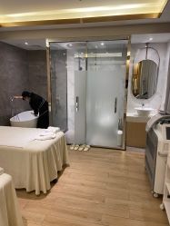 -香港倾城国际·美容美体中心