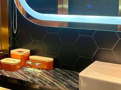 -深圳龙华大浪商业中心亚朵X酒店