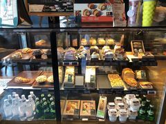 面包甜点陈列柜-星巴克臻选(重庆沙坪坝店)