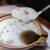 适合家庭小聚的小馆子，二楼环境更好。