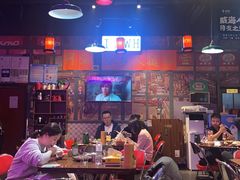 大堂-蚝堡海鲜·威海菜·海肠捞饭·烧烤·亚洲吃蚝公司(幸福门店)