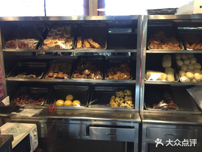 烤肉宛饭庄(北新桥店)面包甜点陈列柜图片