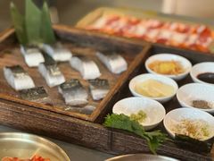 -围炉肉舍•炭烤活鳗•丹东海鲜烤肉(步行街店)