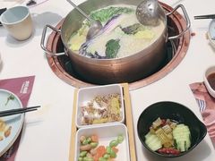 -洪氏嗨捞·猪肚鸡火锅(阳光天地店)