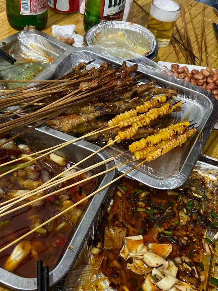 涪陵人家傅杰烧烤-"门口一般不太好停车,最近没进入烧烤夜啤酒.