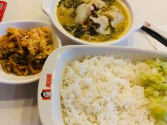 老坛酸菜鱼饭-南城香(北京南站店)