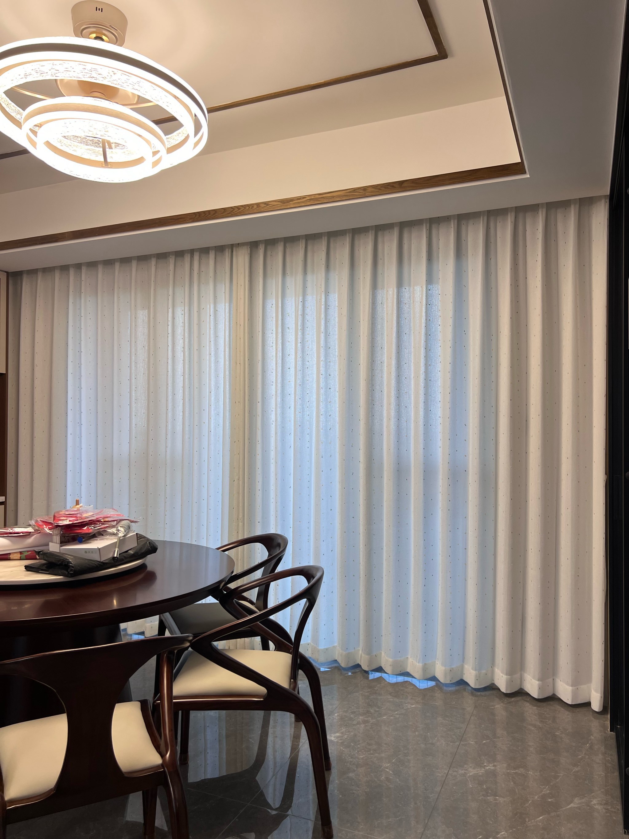 新家装修,餐厅装得了这个纱帘,真的好好看