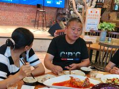 -临界音乐酒馆·小龙虾·江湖菜(华熙LIVE·鱼洞店)