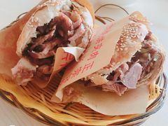豆泡汤-洪峰浩老北京烧饼夹肉(角门路店)
