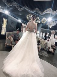 -艾米丽婚纱礼服