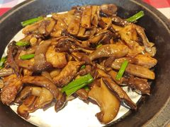 橄榄油炒三种蘑菇-西贝(上海国际时尚中心店)