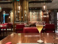 大堂-恰餐厅及酒吧 CHAR Bar & Grill (北京丽都皇冠假日店)