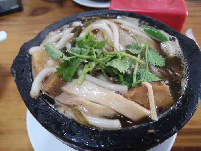 兄弟俩土豆粉(庙张街店)-"老店了 店面不大 正好趁下班吃上一碗散步.