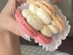 撞色玫瑰鹿卡龙-瑞幸咖啡(西丽地铁站店)