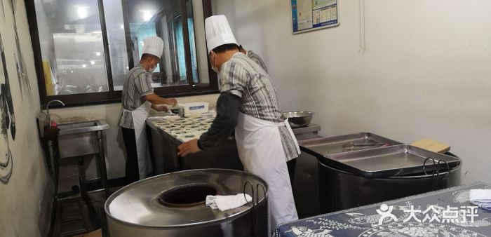 桥里桥烧饼铺大堂图片