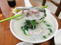 枸杞叶鱼骨腩粥-华记粥饭店(印象容桂主题风情街店)