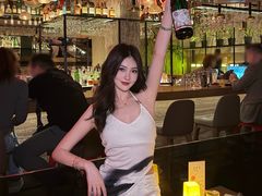 -FOUR PLAY BAR