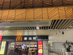 -麦当劳(上海虹桥站30B检票口楼上)