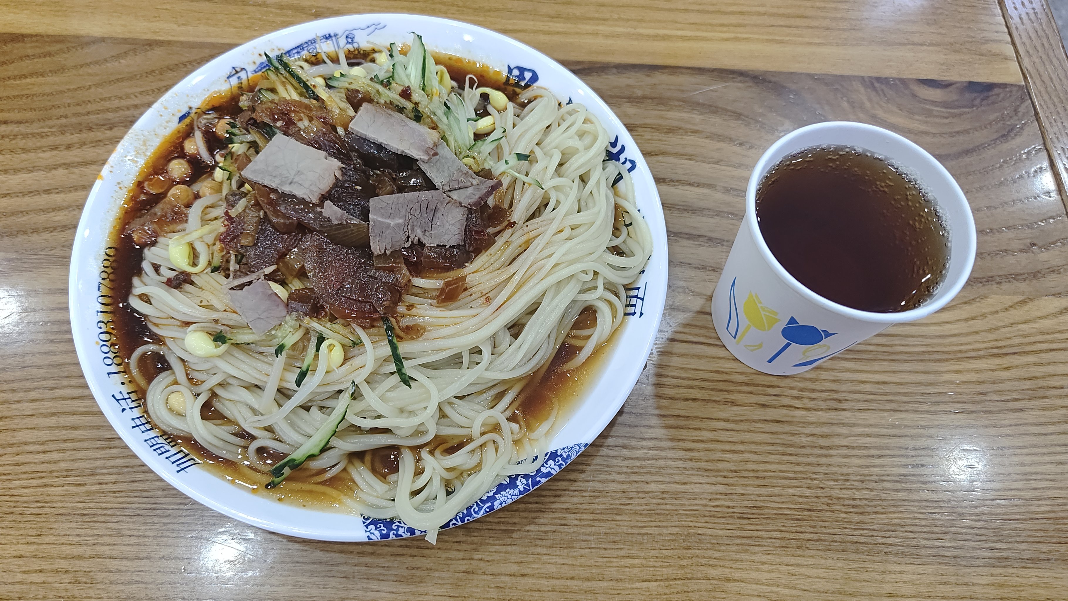 思泊湖牛肉面图片