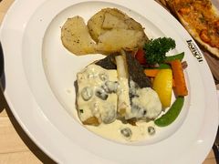 -LENBACH兰巴赫西餐啤酒坊(大连东港店)