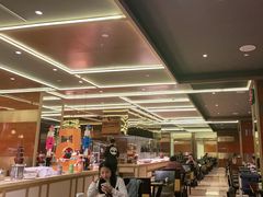-大中华希尔顿酒店-念自助餐·嗨啤·小龙虾