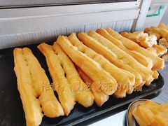 自制油条-洲心明记烧肉大粥(总店)