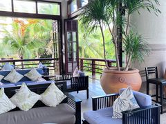 靠窗位-亚龙湾喜来登·美景台大堂吧