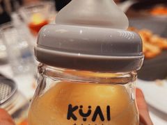 奶瓶状的芒果奶昔-狮拾久·现代新加坡料理(福田COCO Park店)