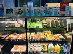面包甜点陈列柜-星巴克(北京中化大厦店)