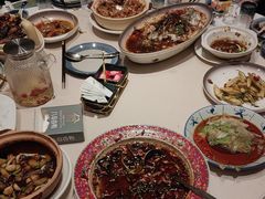 -八府香鸭·啫啫煲(华山路店)