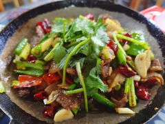 干锅带皮牛肉-张关合渣(航空大道店)