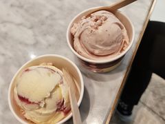 草莓单球-哈根达斯(青岛海信店)