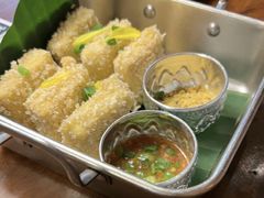 香炸包浆豆腐-银米·云南传统过桥米线(双廊黑金冠店)