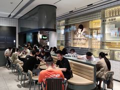等位区-喜茶(深圳海岸城店)