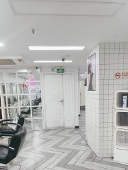 -米娜护肤造型