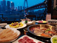 -小天鹅火锅·一线江景洪鼎旗舰店(洪崖洞店)