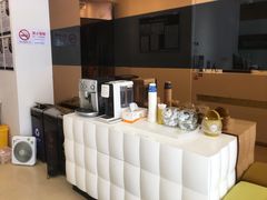 -瑞尔齿科(南京东路名人诊所)