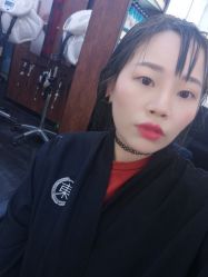 -一東造型烫发染发