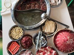 卜卜贝鸳鸯锅-憨铁匠老火锅(龙岗万科里店)
