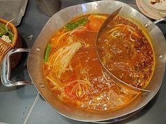 -由衷贵州酸汤牛肉火锅(新桥店)