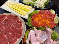 现杀牛蛙-老酉火锅(阳明古镇店)