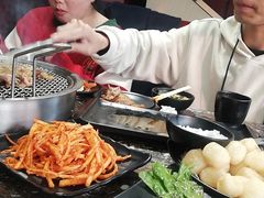 -啊美丽炭火烤肉(滑翔一店)