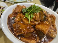 鲅鱼炖豆腐-春水锅贴·传统鲁菜(大明湖店)