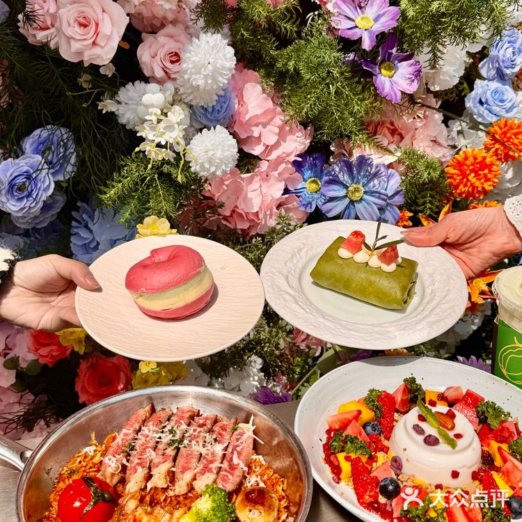 被鲜花瀑布美到词穷🌸 少女心原地爆炸