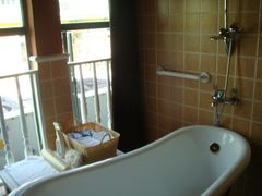 浴缸-娜娜度假小旅馆