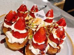 草莓忌廉华夫饼-BE BRIGHT KITCHEN(正佳广场店)
