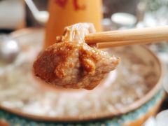 -毛辣果·贵州红酸汤牛肉火锅(西单店)