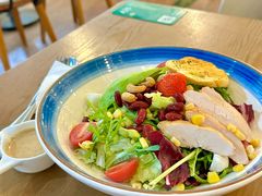 慢烤鸡肉牛油果沙拉-3W咖啡(北大店)